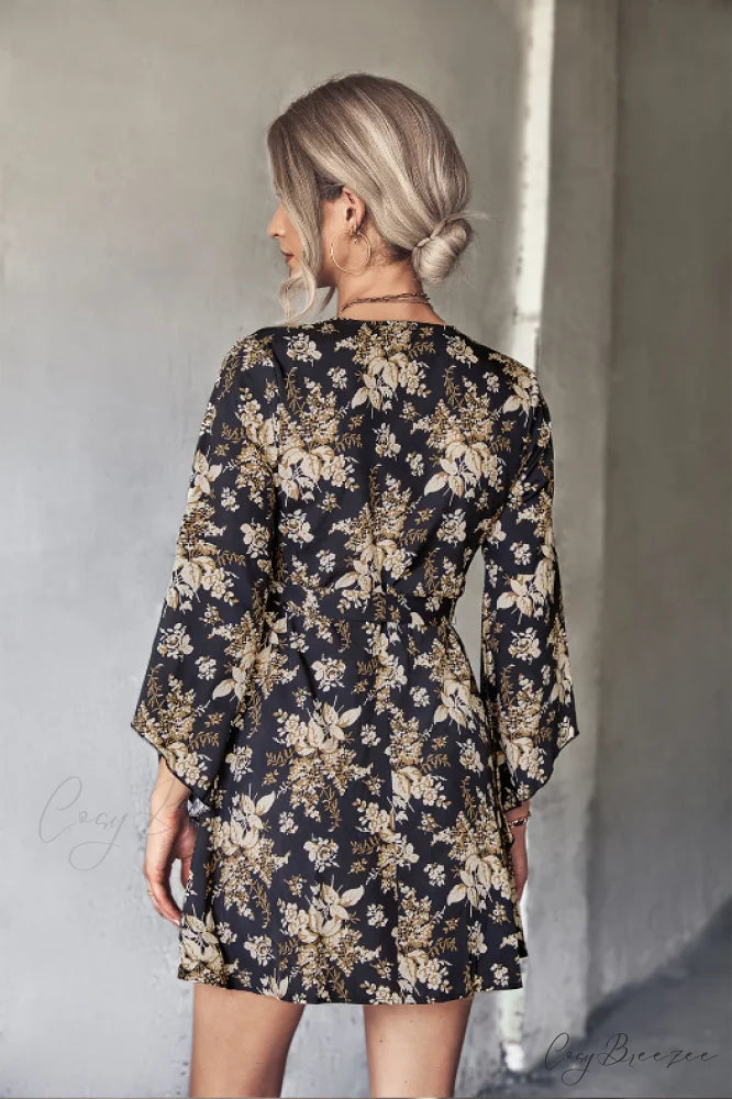 Arm Gown with Irregular Flared Flowered Design L / black