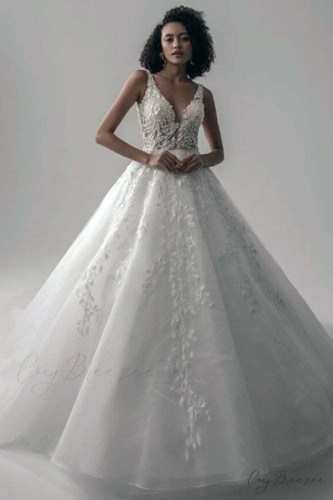 Dream Lace Applique Trendy Tulle A-Line Wedding Dress