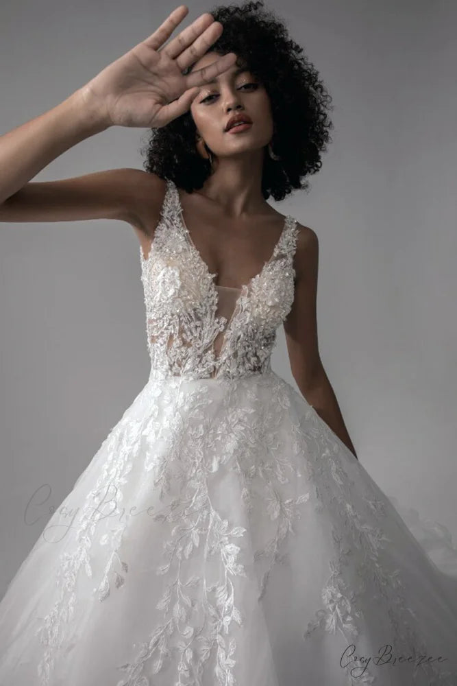 Dream Lace Applique Trendy Tulle A-Line Wedding Dress