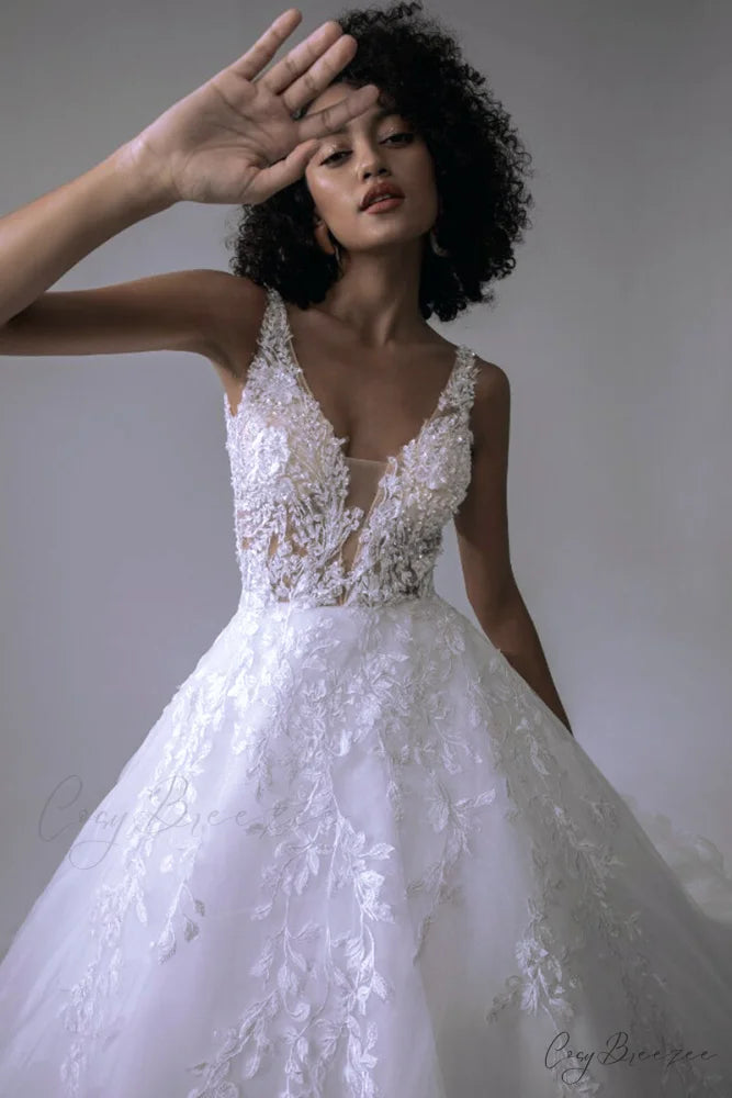 Dream Lace Applique Trendy Tulle A-Line Wedding Dress