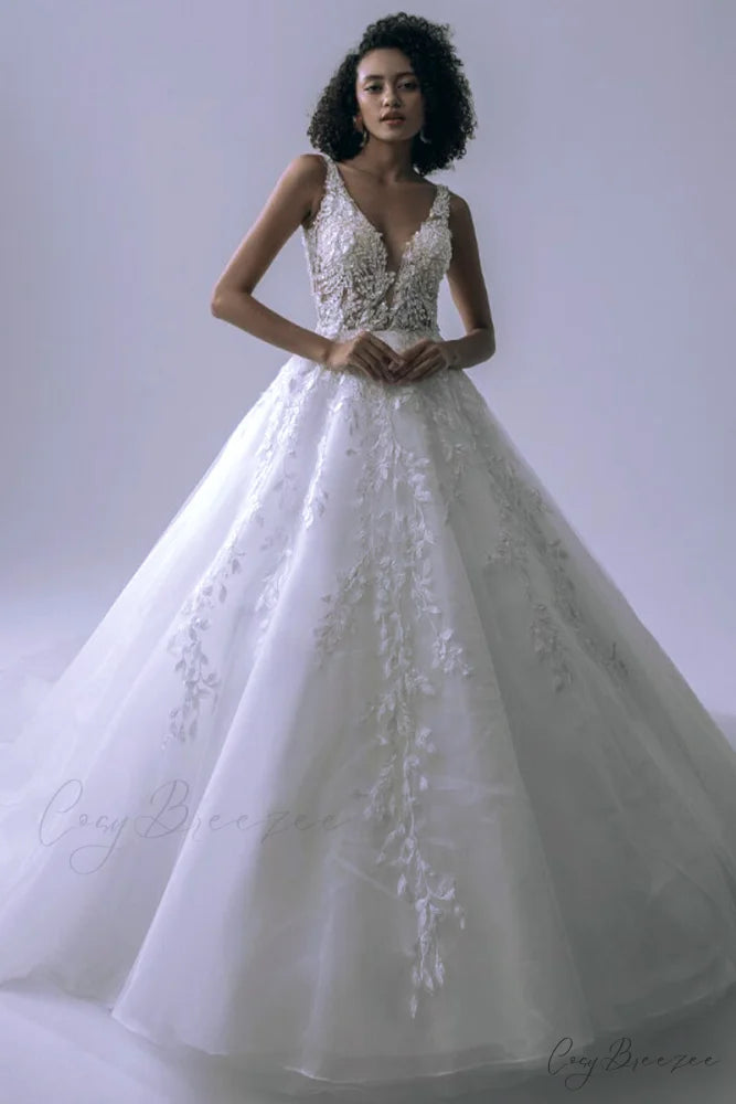 Dream Lace Applique Trendy Tulle A-Line Wedding Dress