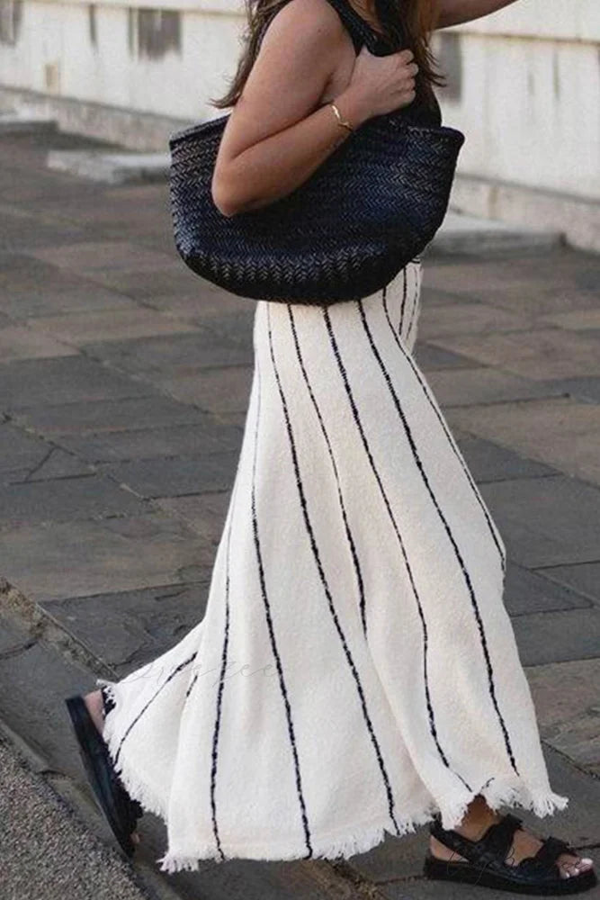 Knit with Fringe Hem Skirt Stripes White / XL