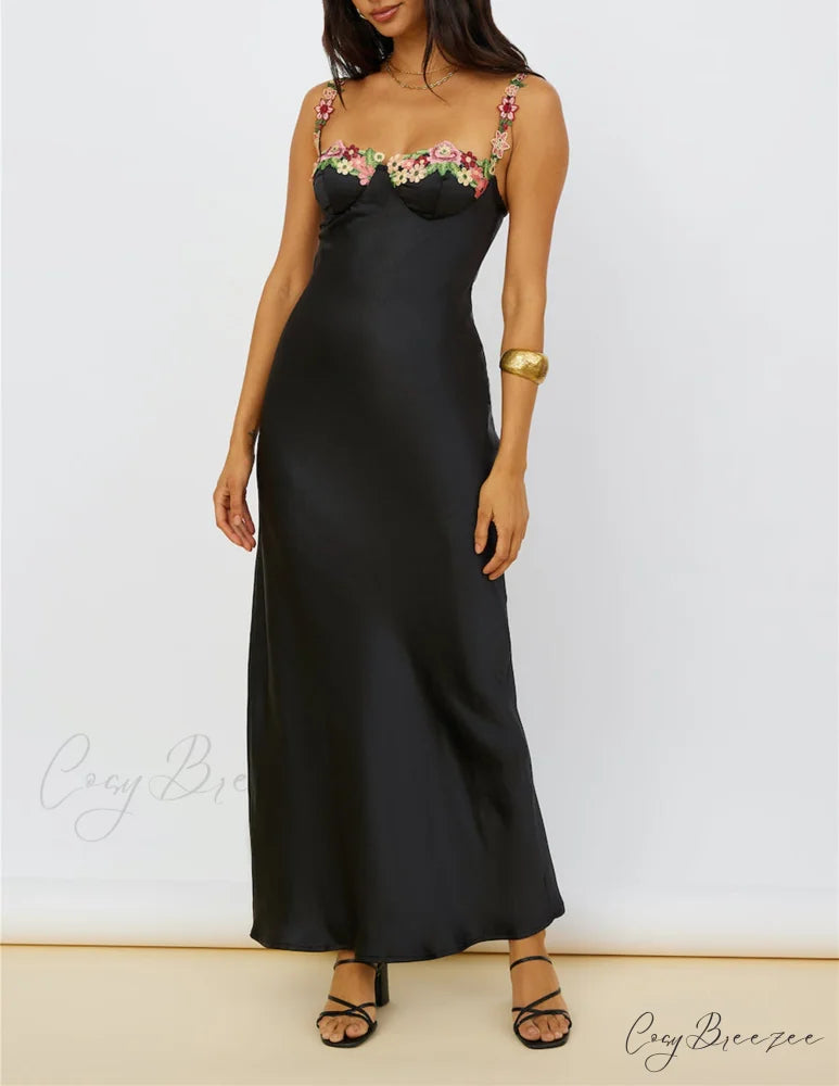 Magnetic Forces Flower Charming Embroidery Maxi Dress Black