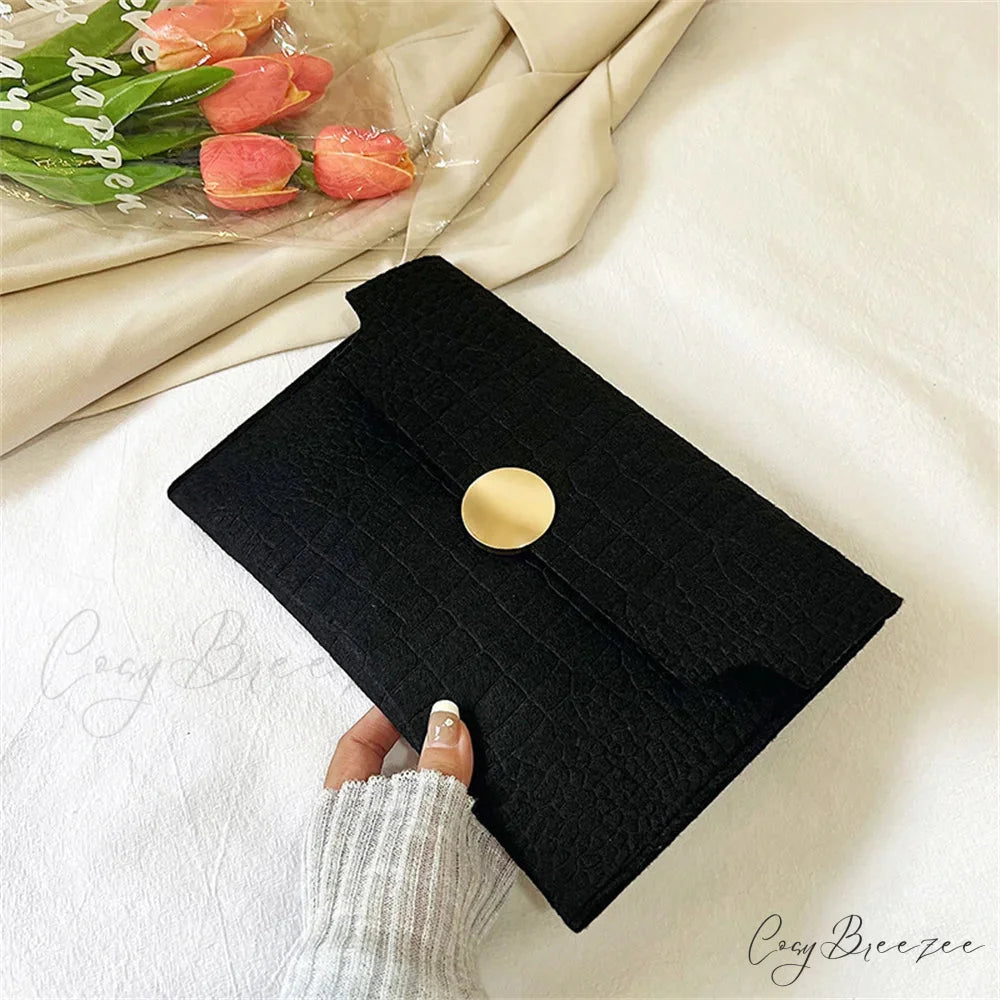 Minimalism Felt Clutch Black wristlet-250126