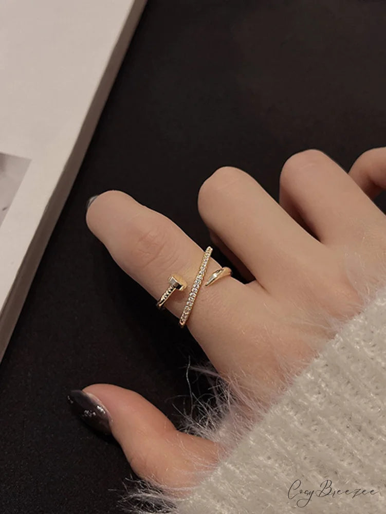 Minimalist Design Micro-inlaid Cubic Zirconia Stud Ring