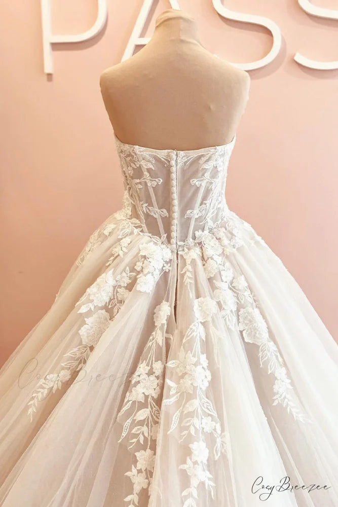 Norma Lace Applique Trendy Strapless A-line Wedding Dress