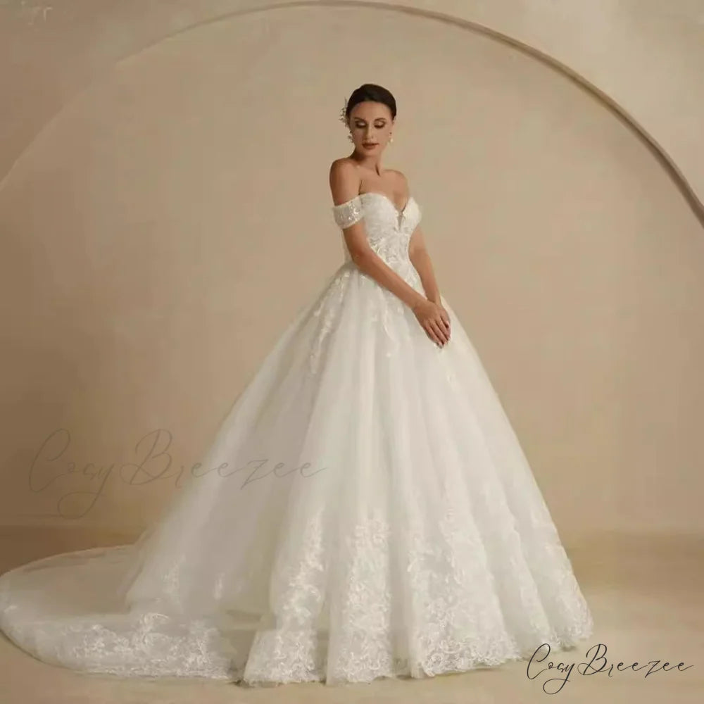 Off-Shoulder Royal Elegance Wedding Dress weddingdress-250223