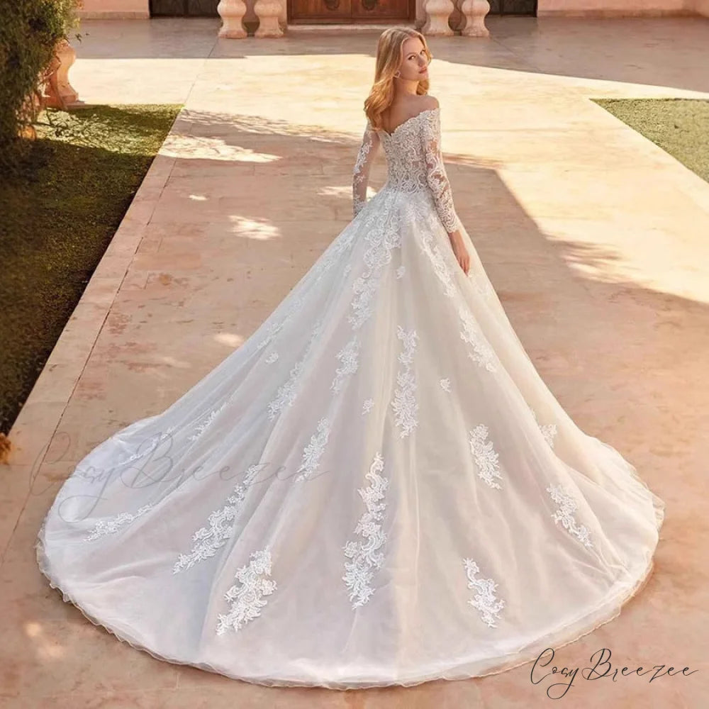 Off-Shoulder V-Neck Wedding Dress weddingdress-250223
