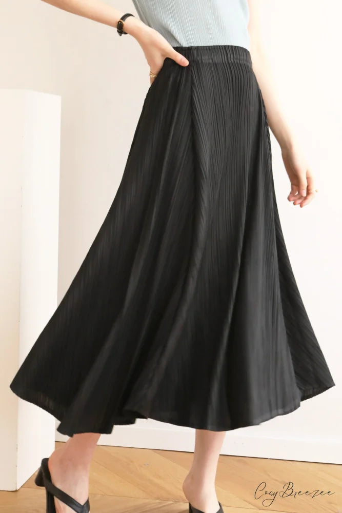 Pleated High Waist Skirt - Solid Color Black / One Size