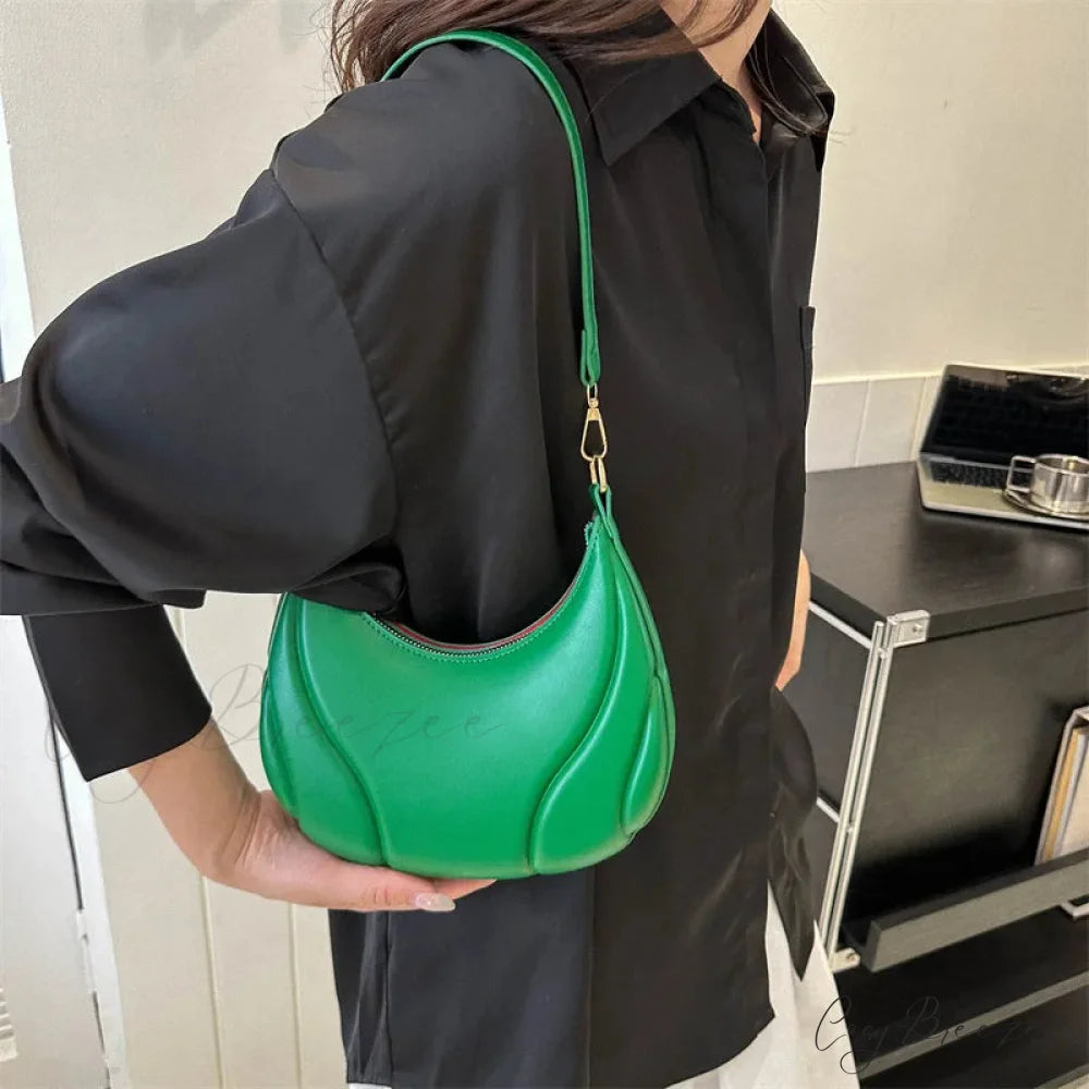 Retro Solid Color Saddle Leather Shoulder Bag shoulder-250126