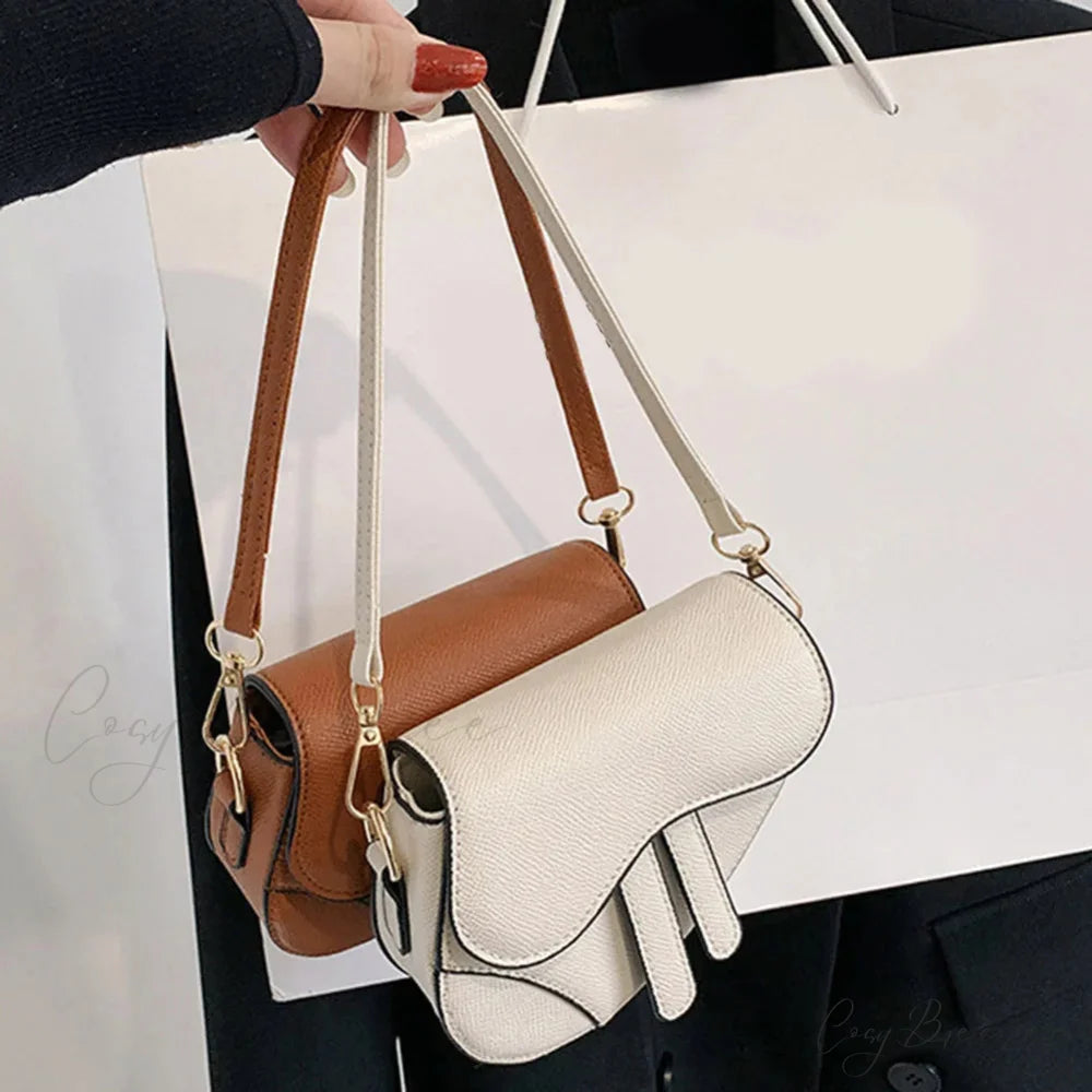 Saddle Messenger Leather Crossbody Handbag handbag-250126