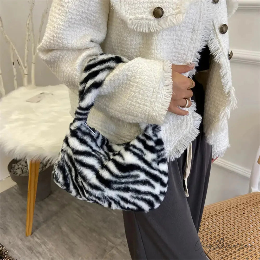 Soft Plush Leopard Shoulder Tote Handbag handbag-250126
