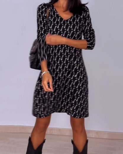 V-neck dress with diamond print