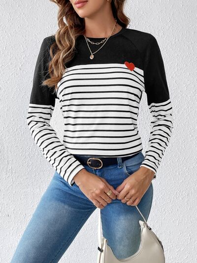 Arm T-Shirt Round Striped Patch with Heart Long Neck