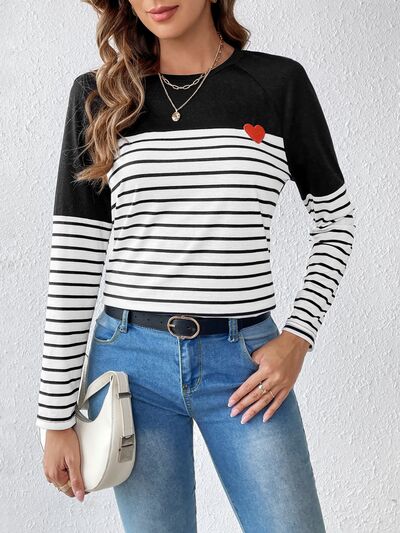 Arm T-Shirt Round Striped Patch with Heart Long Neck