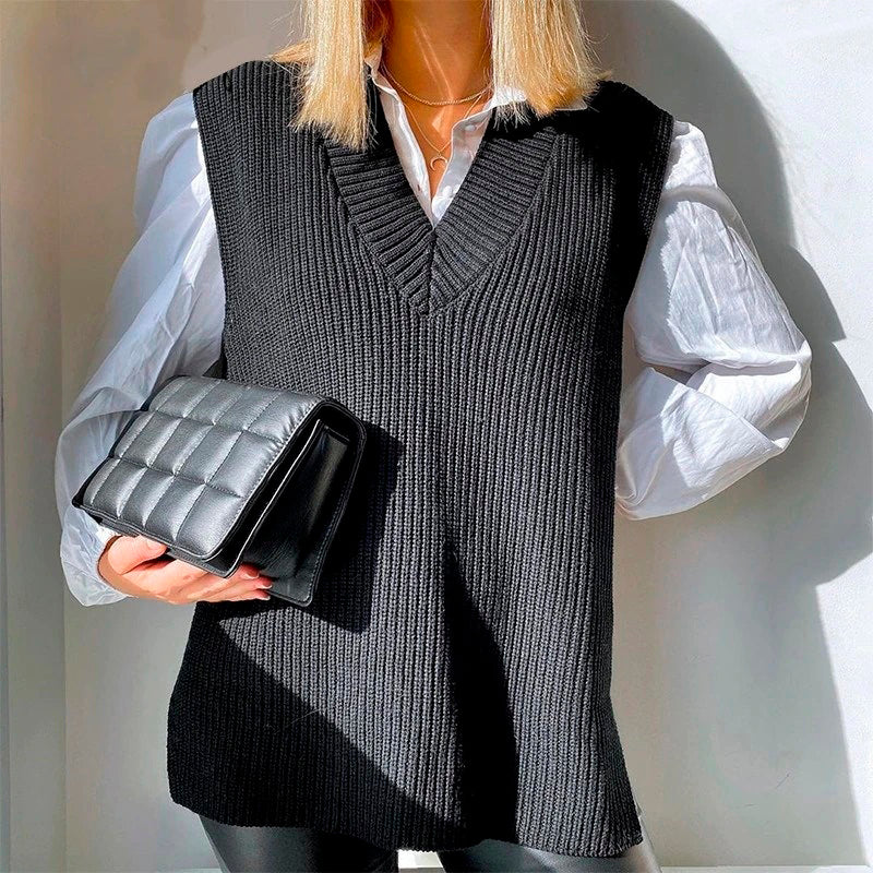 Cosybreezee - Anna White Sweater Vest Outfit