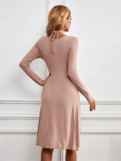 V-NECK DRESS - LONG SLEEVE