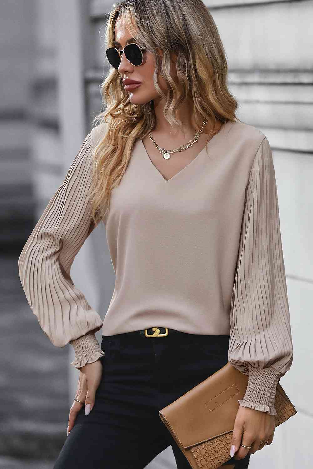 Arm Lantern Folded V-Neck Blouse