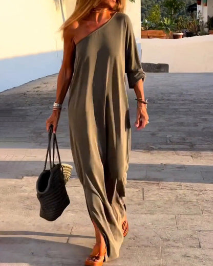 Solid color one shoulder sleeve dress