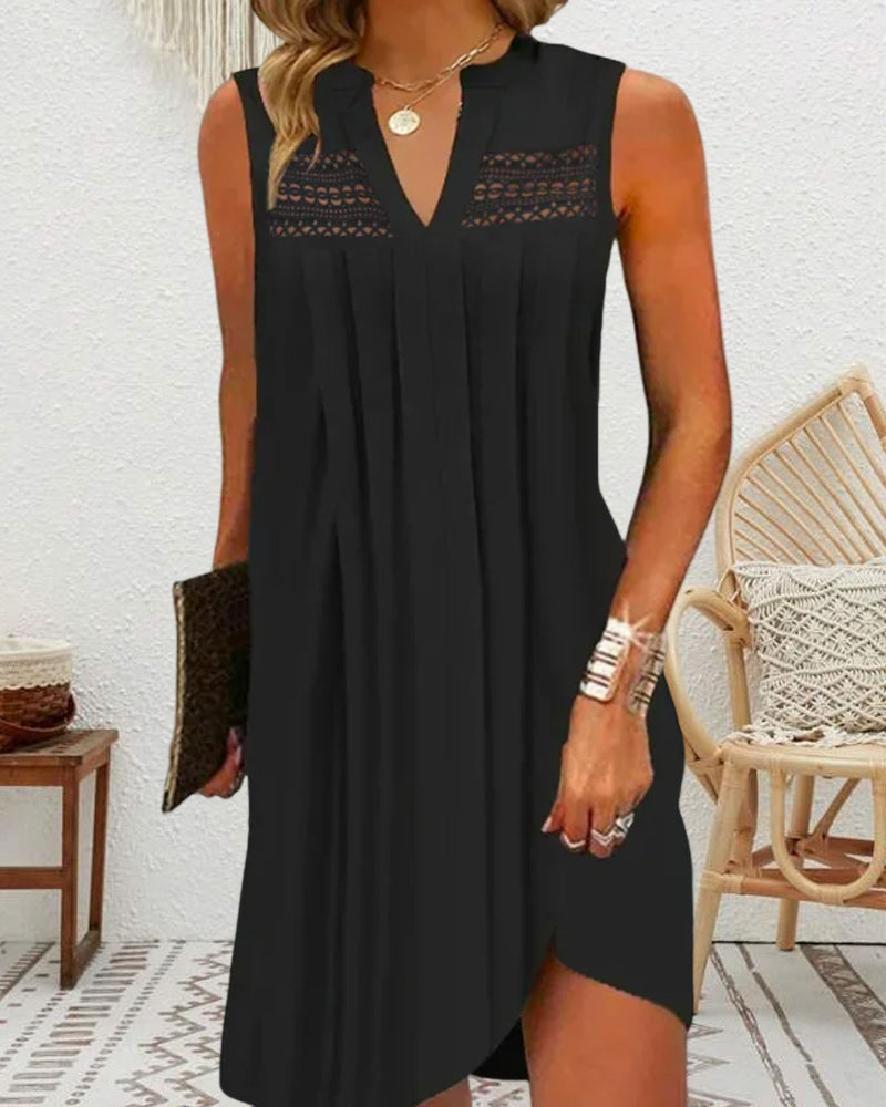 V-neck lace dress without sleeves