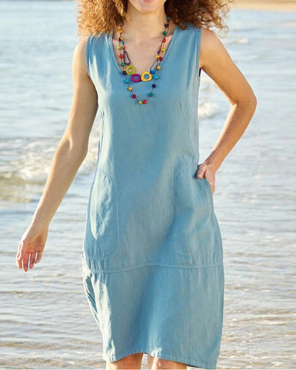 Sleeveless U-neck Dress with Pocket