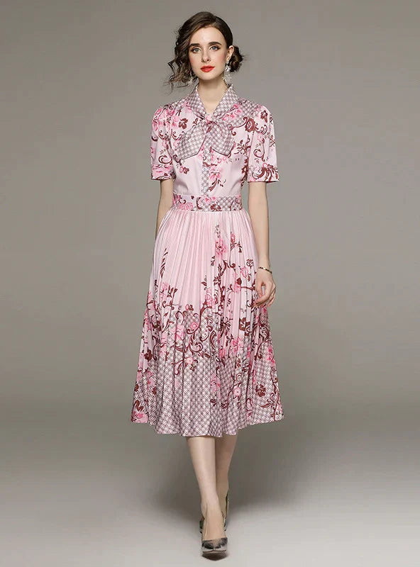 Short-Sleeved Pleated Dress with Print