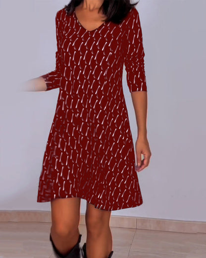 V-neck dress with diamond print