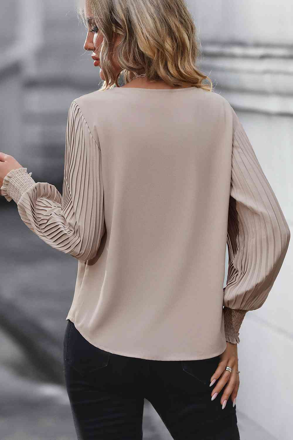 Arm Lantern Folded V-Neck Blouse