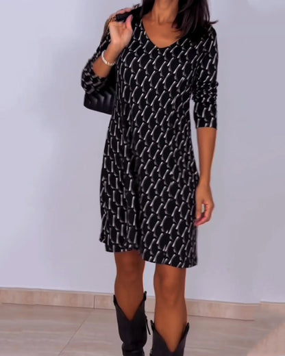 V-neck dress with diamond print