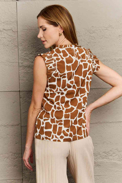 Round with Giraffe Top Tank Neck Print