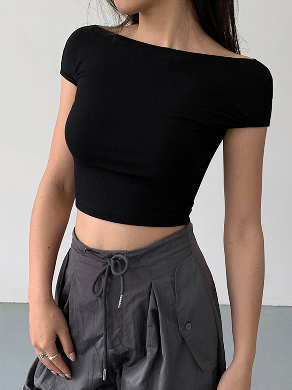 Basic Cap Graceful Sleeve Crop Shirt