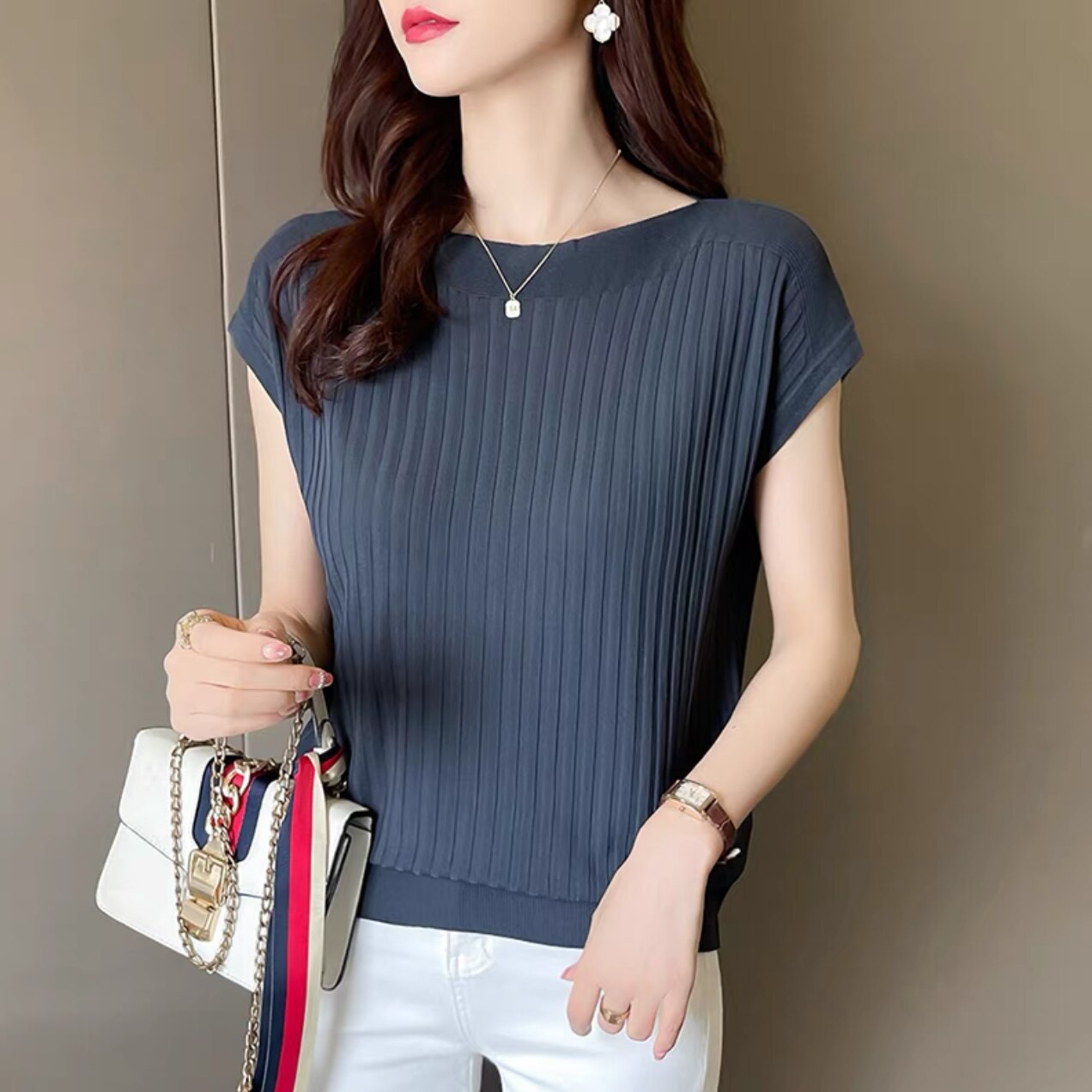 Women's Short-Sleeved Silk Knitted Bat-Sleeved Sweater Ice Black Top