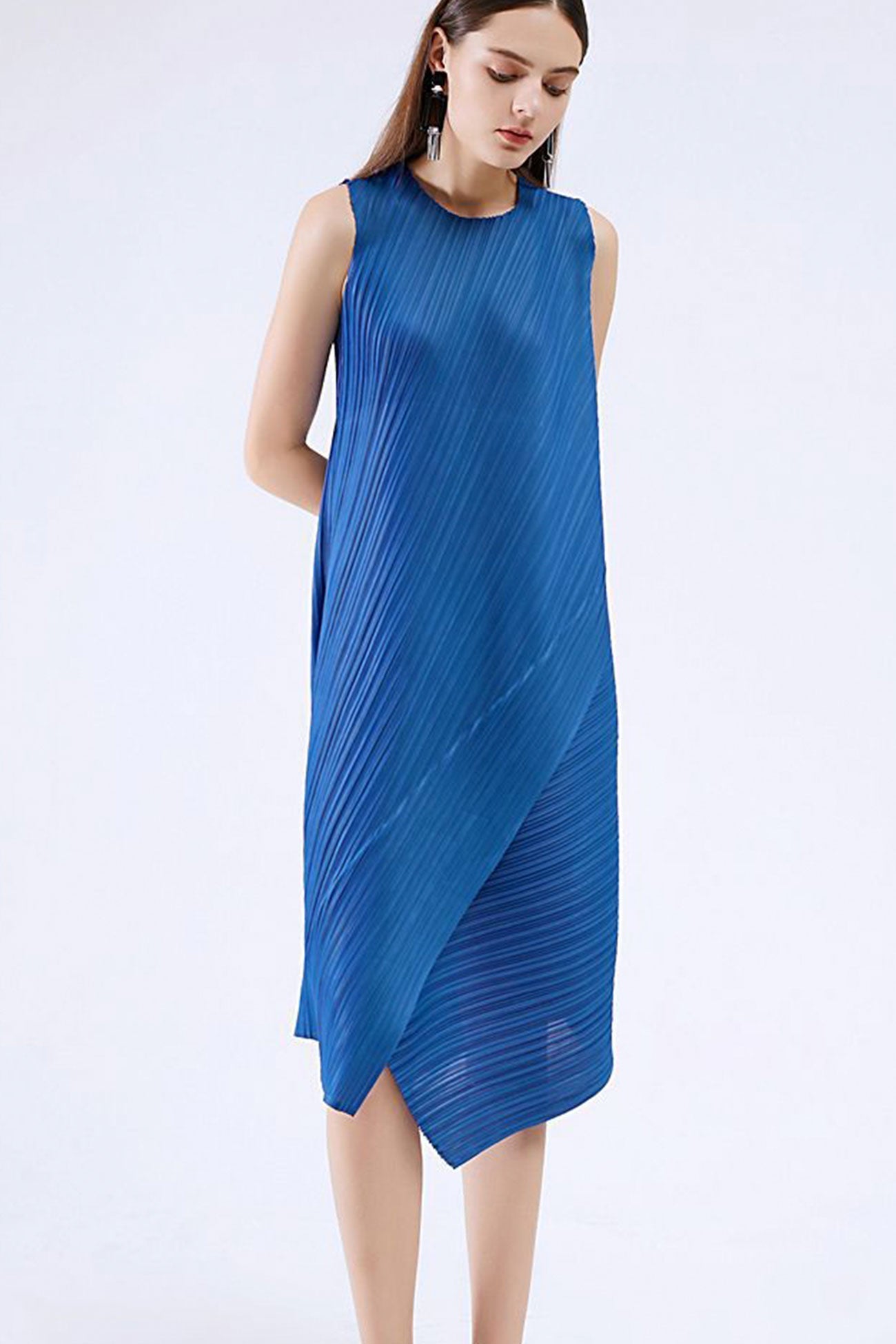 Sleeveless Pleated Midi Dress with Irregular Hem