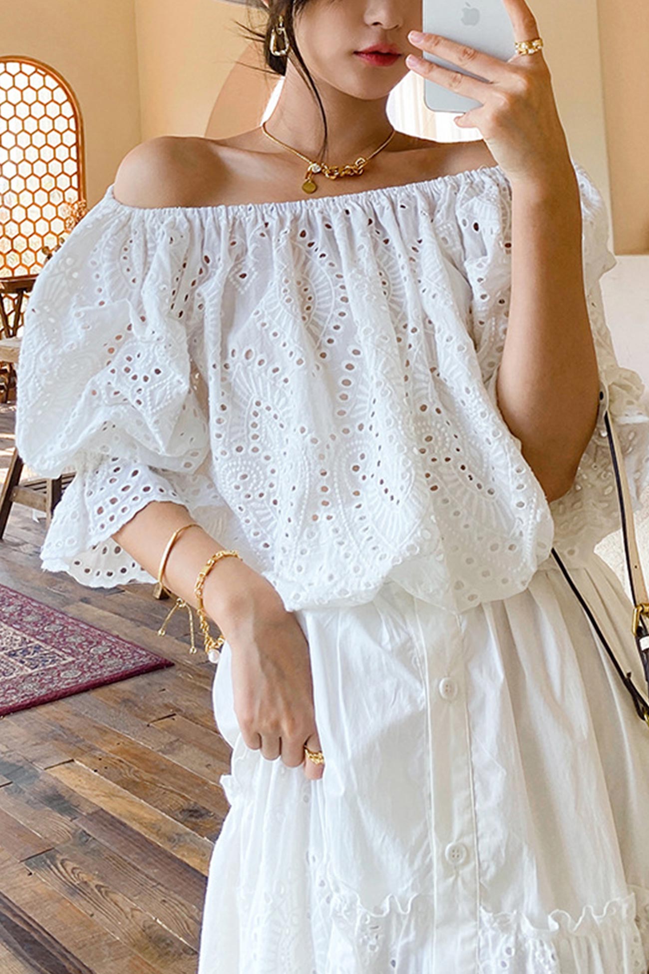 Arm Puff with Lace White Top Embroidery