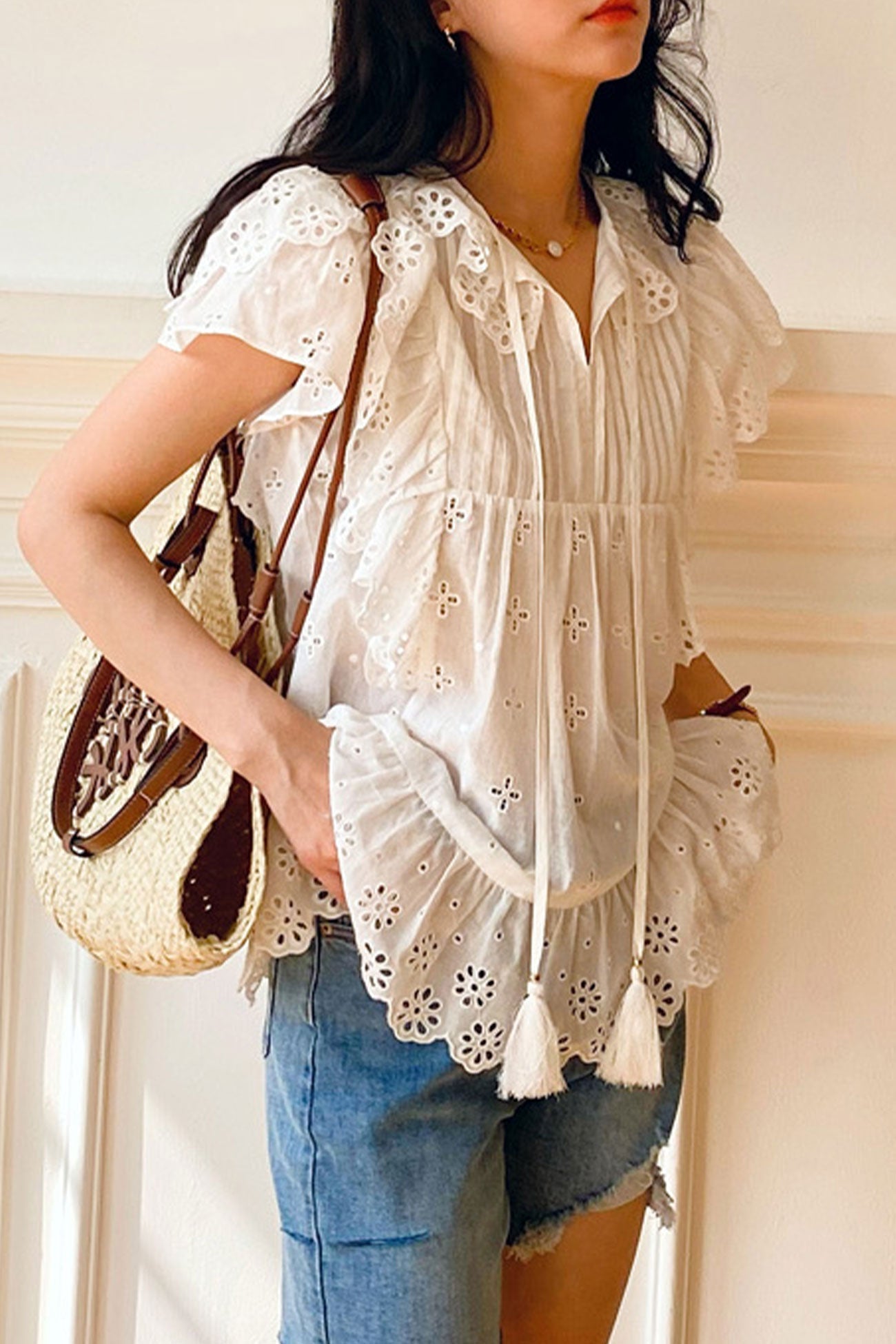 Top Arm Lace White with Ruffles Embroidery