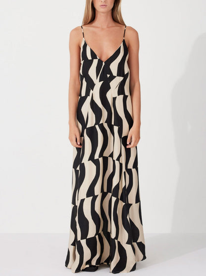 Scooped Back Relaxed Charming Fit Style Maxi Dress