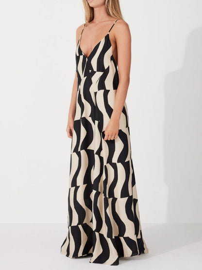 Scooped Back Relaxed Charming Fit Style Maxi Dress