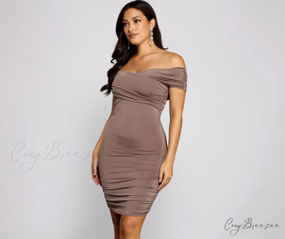 Alluring And Chic Charming Off-The-Shoulder Mini Dress TAUPE / XS