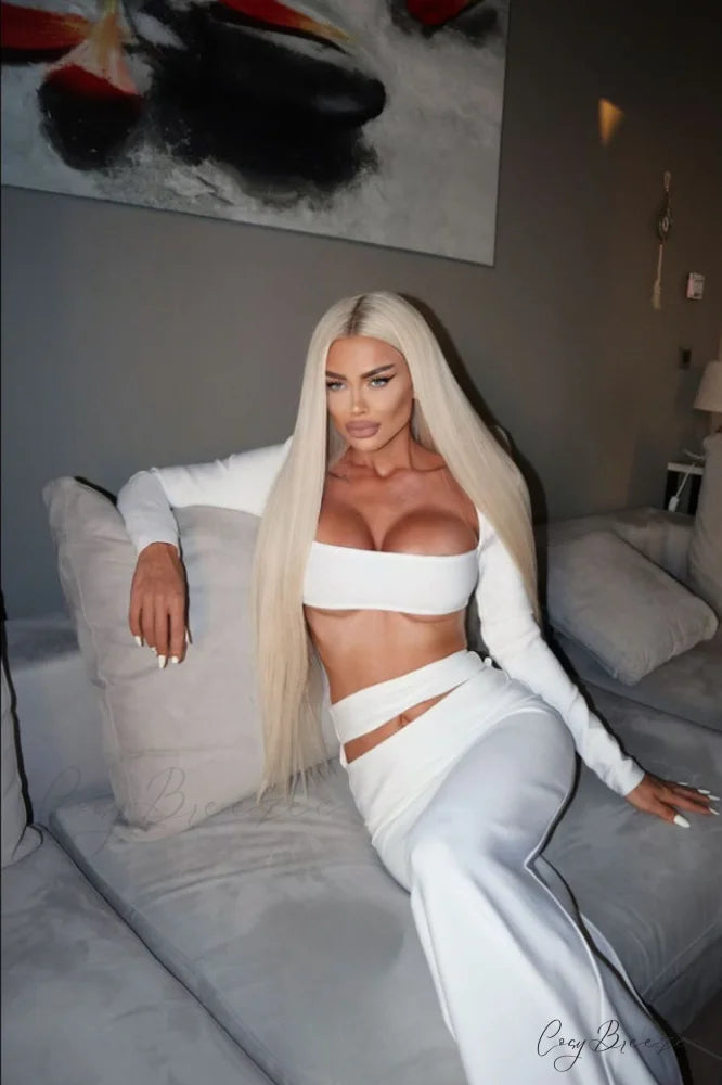 Amara Elegant Cutout Set