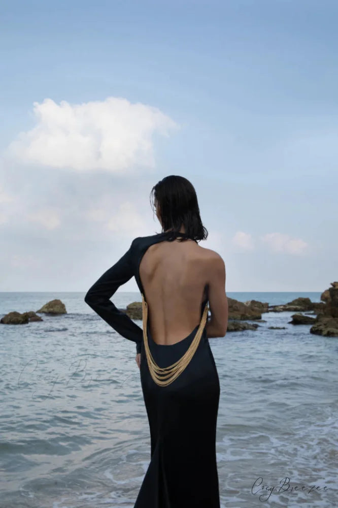 Angelou Black Backless Charming Chain Maxi Dress