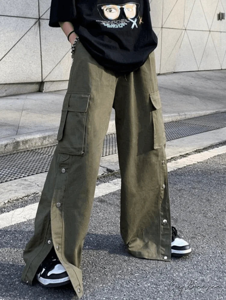 Buttoned Pocket Graceful Patch Cargo Pants