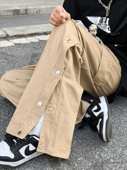 Buttoned Pocket Graceful Patch Cargo Pants