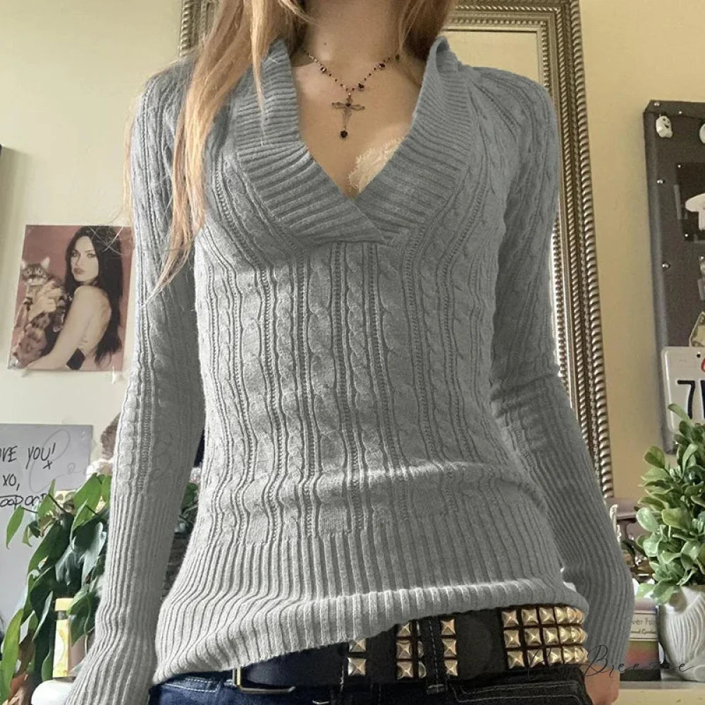 Cable Knitted Slim Fit Hooded V-Neck Long Sleeve Crop Top knittop-250126