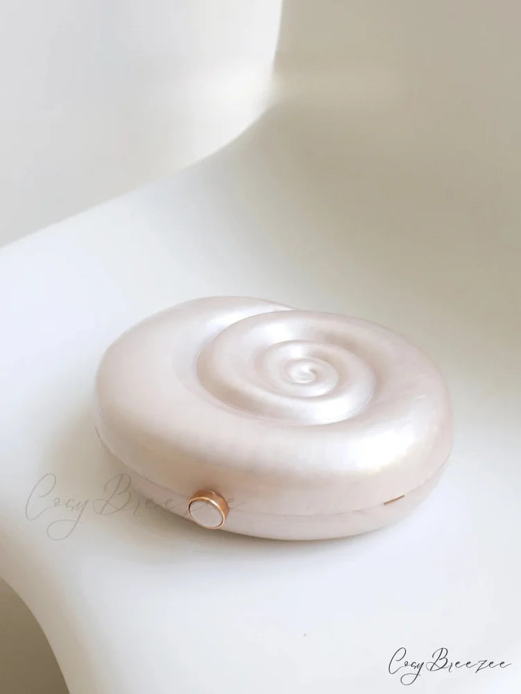 Chic Snail Shaped Acrylic Clutch SHELL clutchbag-250126