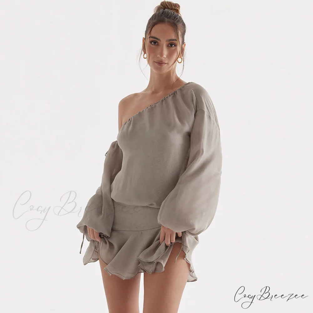 Chiffon Ruched Bishop Sleeve Modern Pointed Collar Shirt - White M / Gray