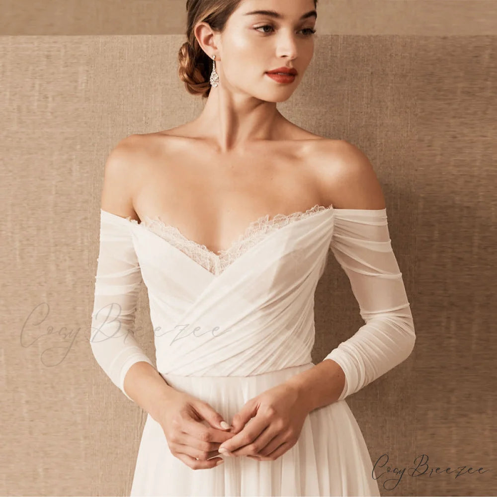 Classic Off-Shoulder Outdoor Wedding Dress weddingdress-250223