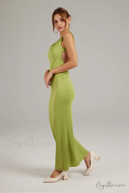 Cowl Neck Backless Pack Hip Dress in Solid Color Green / M