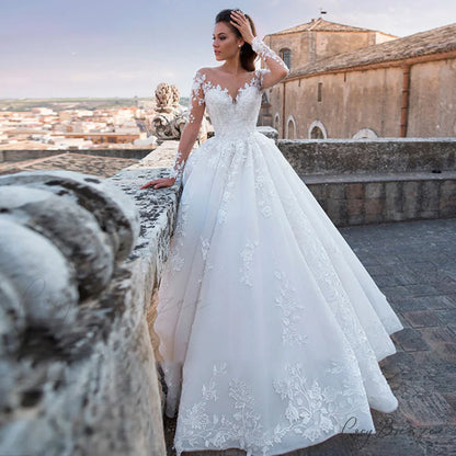 Deep V-Neck Long Tail Wedding Dress weddingdress-250223