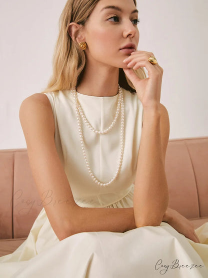 Double Layered Graceful Pearl Necklace White / One Size
