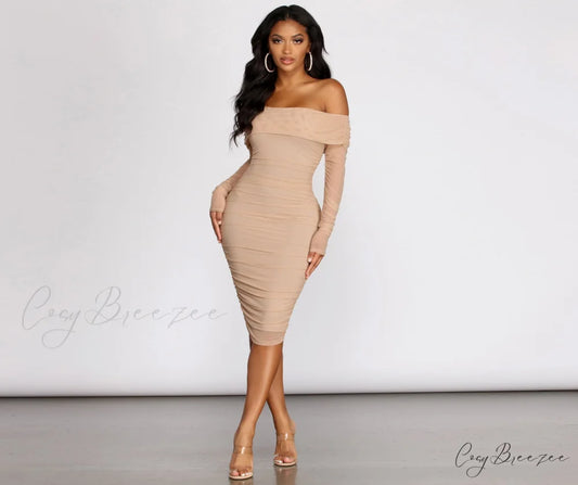 Hourglass Off Shoulder Charming Ruched Midi Dress NATURAL / XS